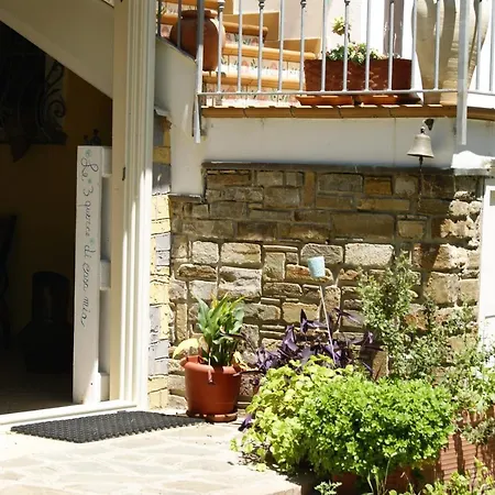 Alojamento de Acomodação e Pequeno-almoço Le Tre Querce Di Casa Mia 4*