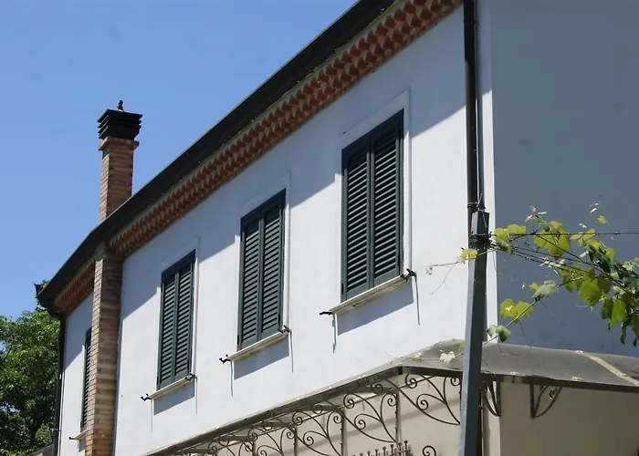 Alojamento de Acomodação e Pequeno-almoço Le Tre Querce Di Casa Mia 4*