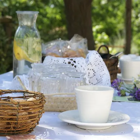 Le Tre Querce Di Casa Mia Bed & Breakfast 3*