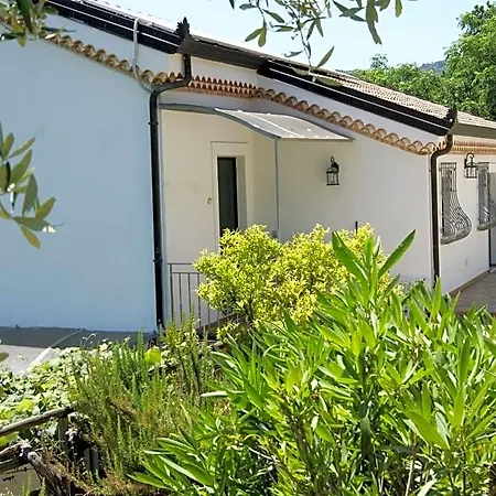 Le Tre Querce Di Casa Mia Panzió 3*
